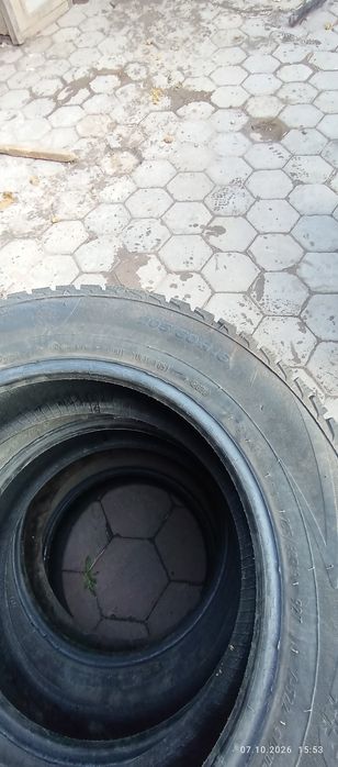 Продам комплект шин