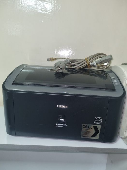 Canon 2900 срочно сотилади