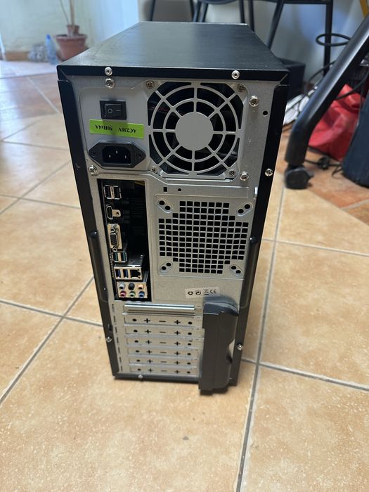 PC Desktop Intel Pentium G4400 | 8GB DDR4 | SSD 256GB (Opțional GT 730)