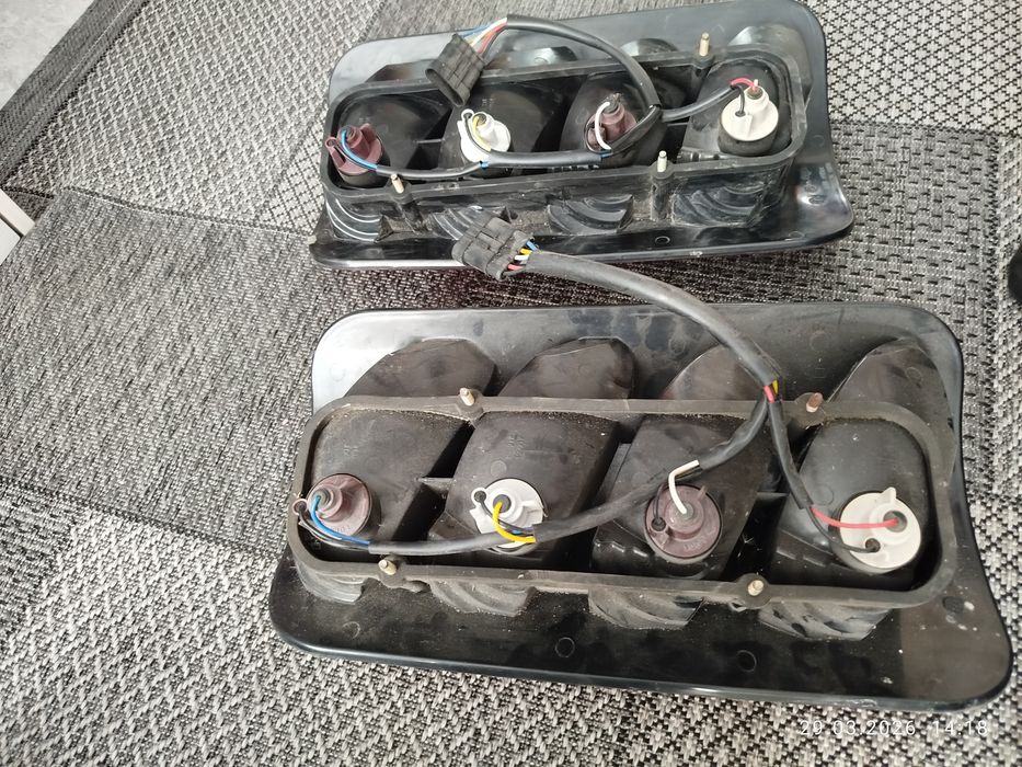 Продам задние габариты