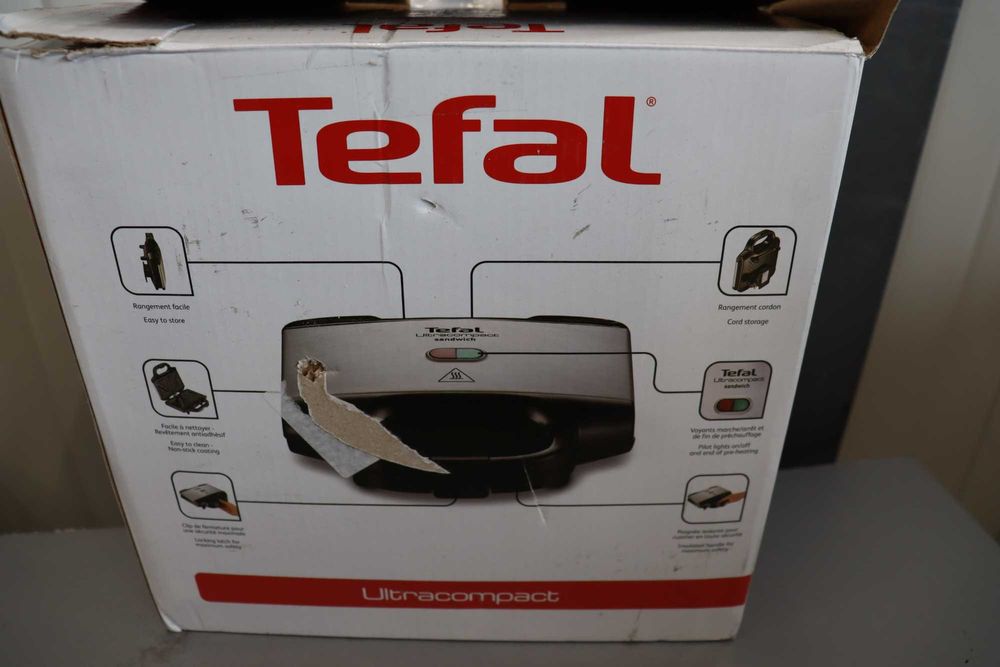 Уред за сандвичи Tefal Ultracompact SM155212, 700W, Незалепващи плочи