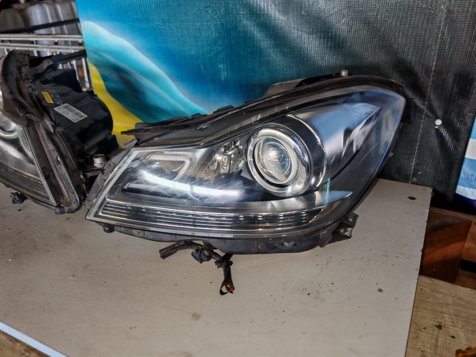 Фарове mercedes w204 xenon