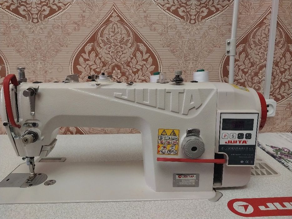 Швейная машинка JUITA