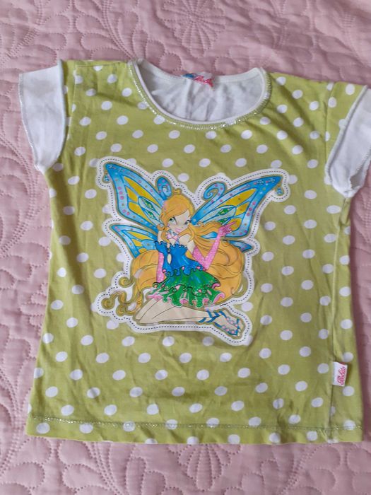 Шапки, чанта, Фигурки, блузка, пижамка, плакат и стикери на клуб Уинкс