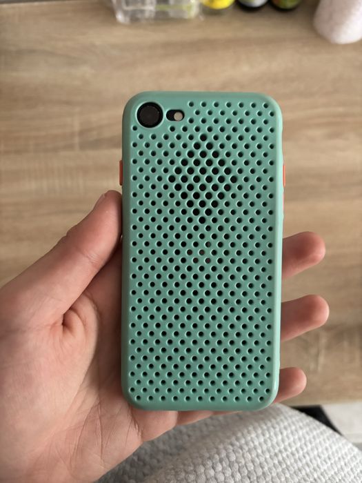 Iphone se 2020 като нов