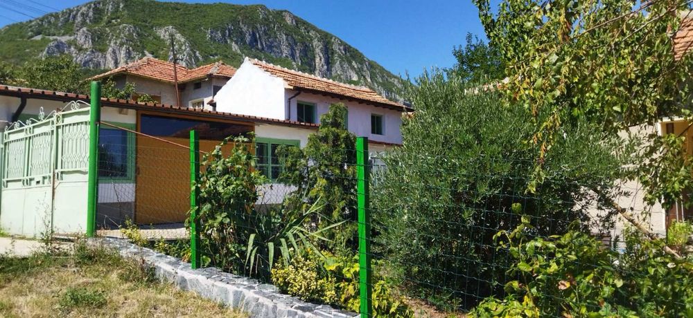 Продава се Къща в с. Челопек, Област Враца - 140 кв.м за 1143 €/кв.м - Снимка #2