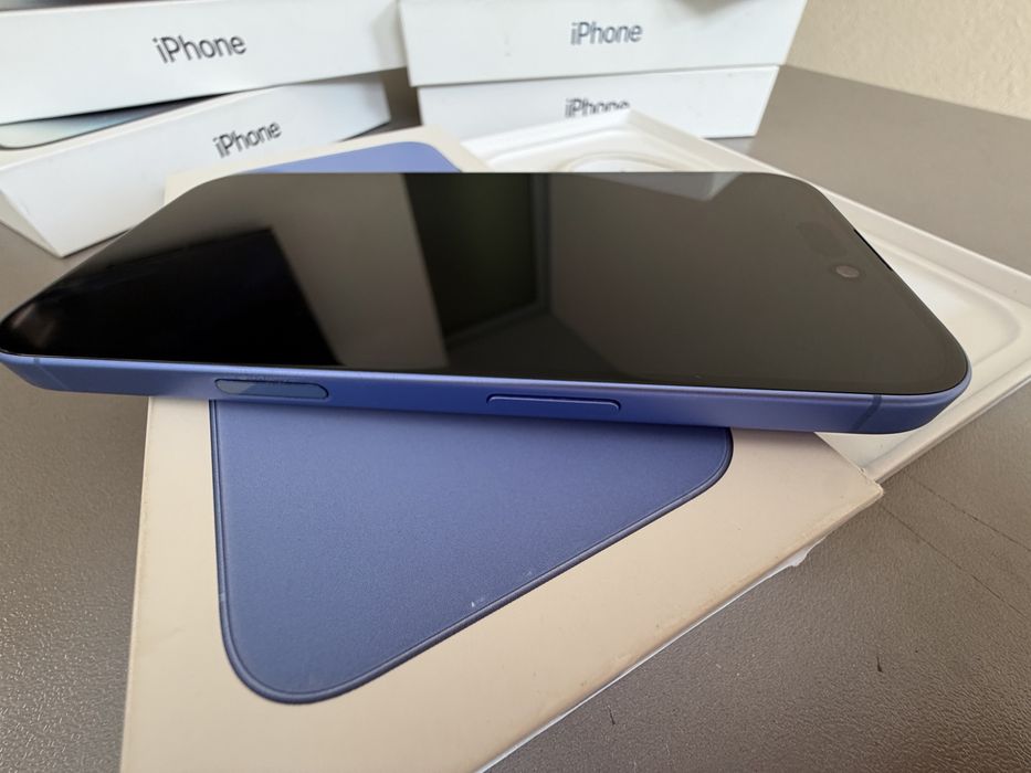 I phone16 .128gb.blue.като нов.пълен комплект