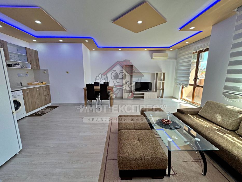 Продава се Тристаен апартамент в Асеновград - 102 кв.м за 810 €/кв.м - Снимка #2