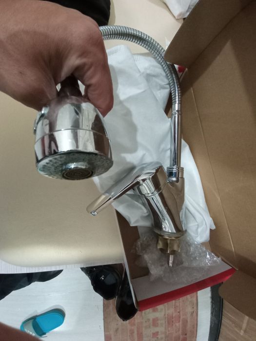 Сместитель кран трубы пластиковый открывашки