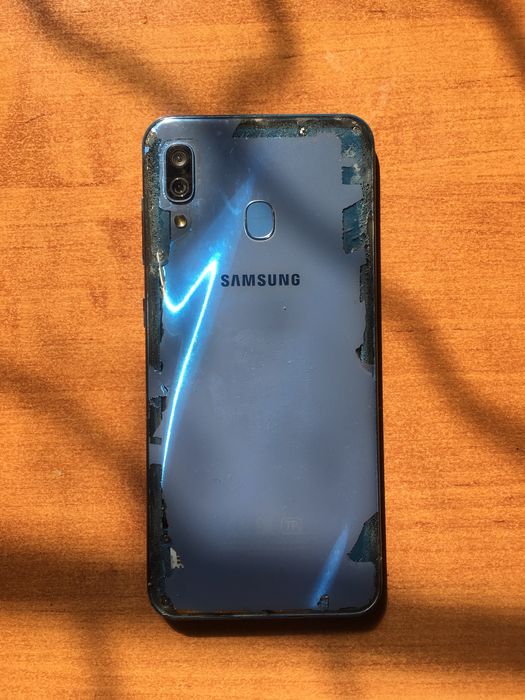 Продам Samsung A 30 64ГБ