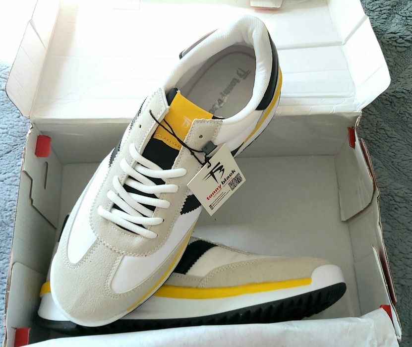 Продавам нови маратонки Tonny Black