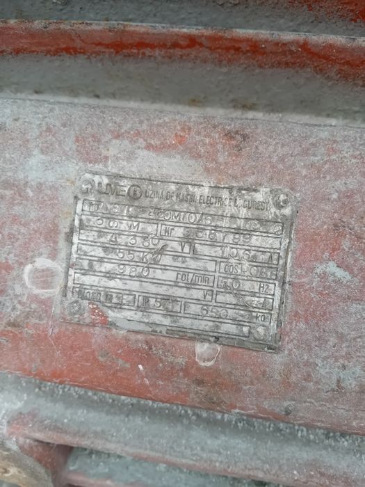 Motor electric trifazic