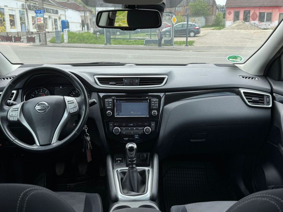 Nissan Qashqai 1.2benzina Euro6