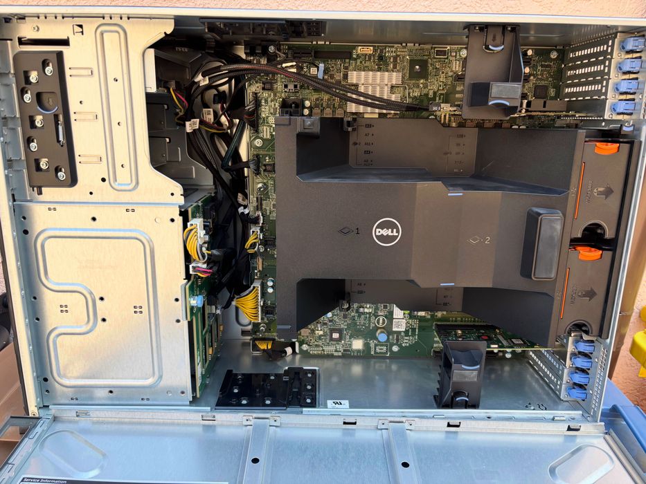 Server Dell PowerEdge T620 – 2× Xeon E5-2630L / 96 GB ECC / 8 x SAS / PERC H710 / iDRAC Enterprise