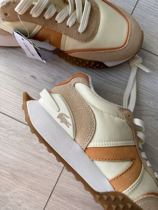 Кроссовки женские Lacoste