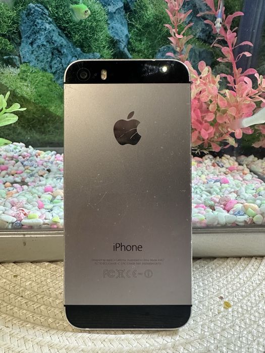 Продам Apple iPhone 5s Space Gray 32 ГБ