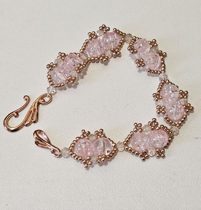 Гривни от мъниста