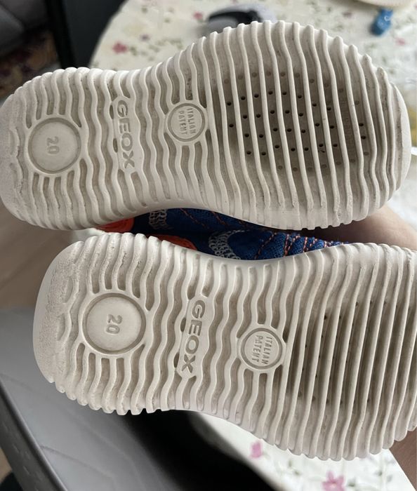 Кроссовки для маленьких