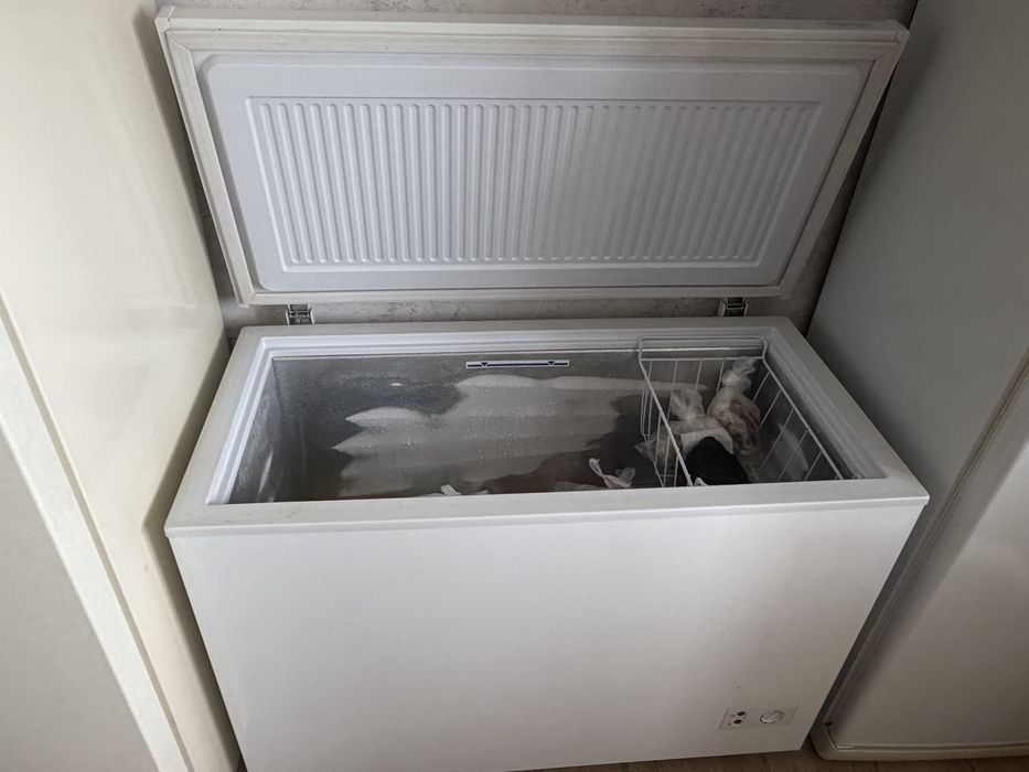 Продам морозильник