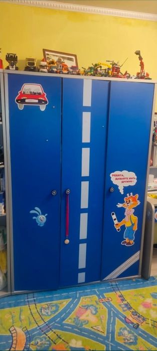 Кровать детская в форме машины