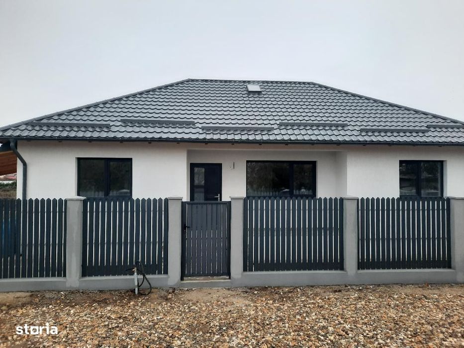 FARA COMISION casa cu 4 camere 2 bai PARTER + pod cu placa LA CHEIE