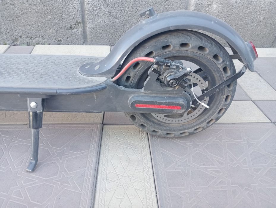 Продам электросамокат AOVOPRO