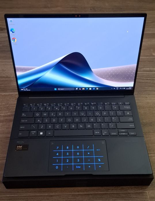 Asus ZenBook 14 OLED 2.8K Touchscreen | Ultra 5 AI 125H | 16GB DDR5 7500| 512 SSD