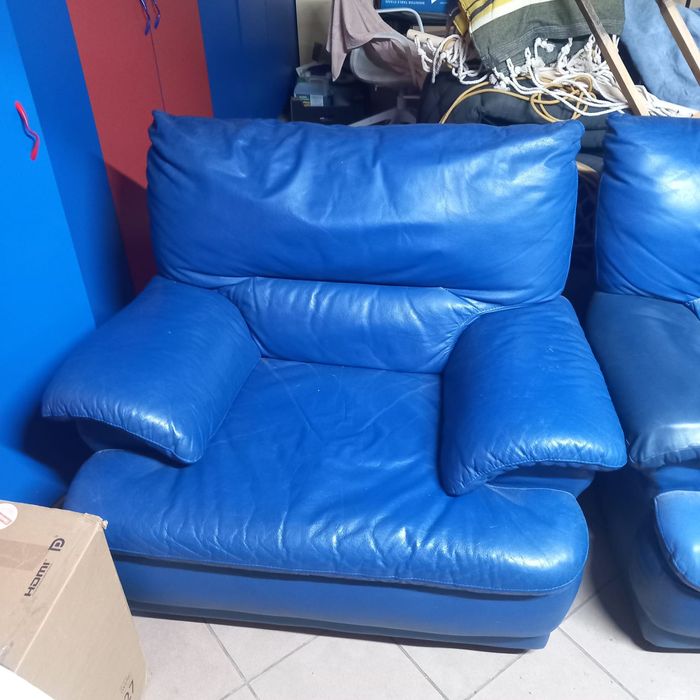 Vând canapea și scaune