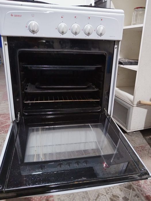 Продам газовую плиту