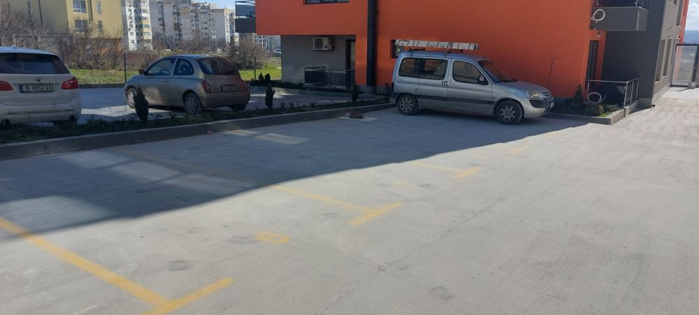 Паркоместа под наем