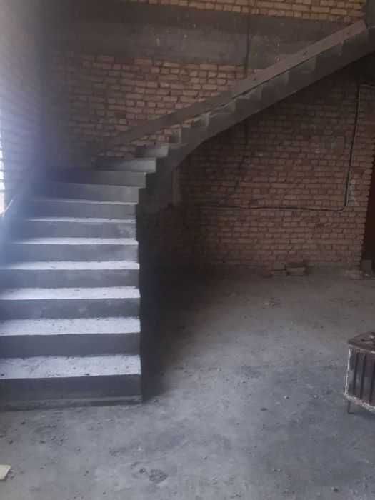 Зина (монолитные лестницы )