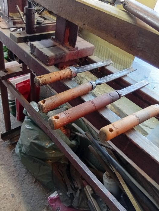 Струг за изработка на дървени крака за маси,спални-дръжки от дърво