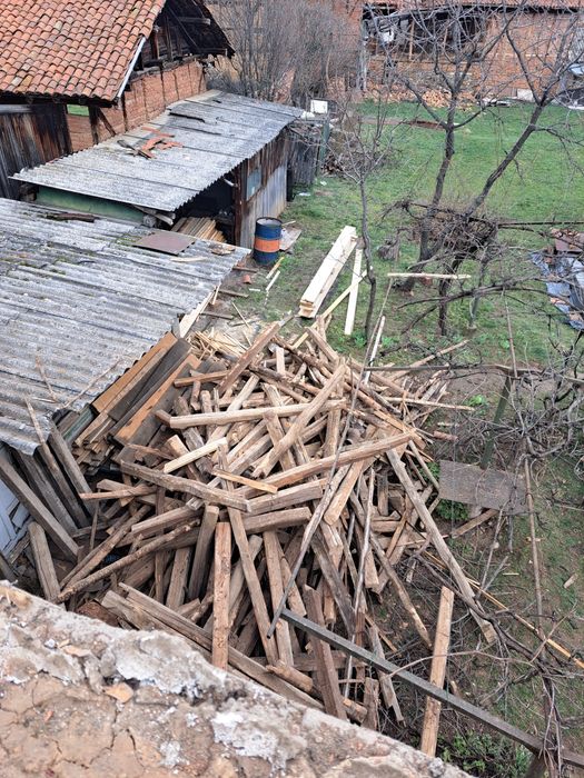 Стари дървени греди  . Дъб  и бук
