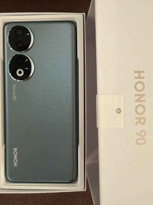 Телефон - HONOR 90