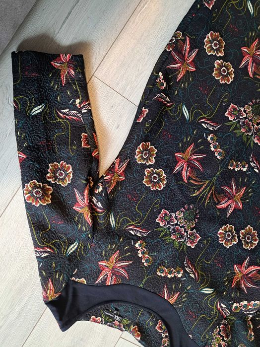 Официална роля ХЛ