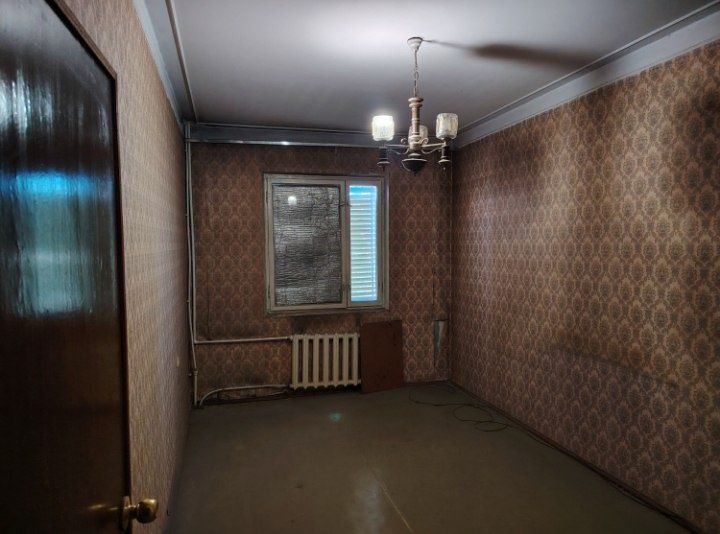 Продаётся 4х-комнатная Айбек Чехова
