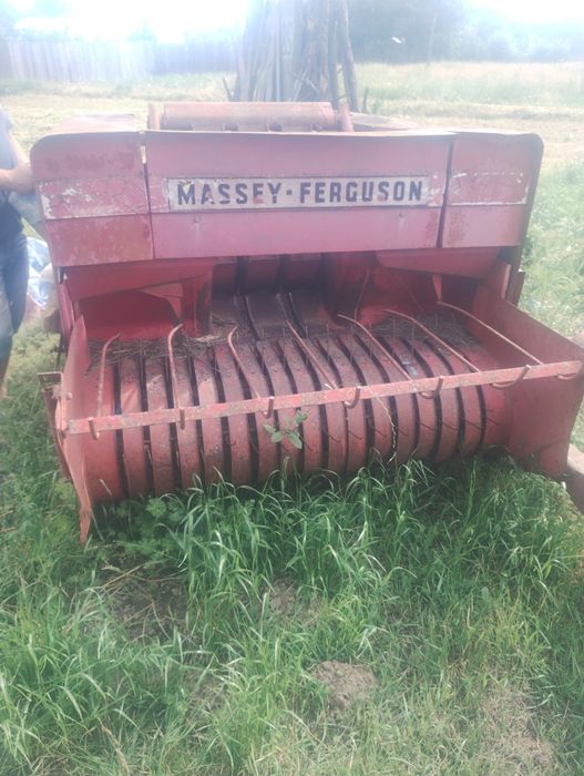 Vând tractor ebro semănătoare de păioase balotieră