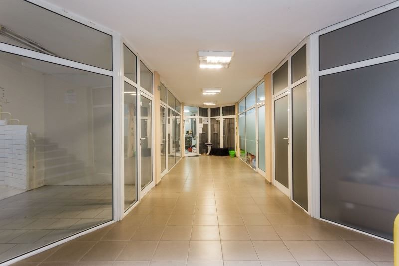 Продава се Магазин в Плевен, Идеален център - 831 кв.м за 1866 €/кв.м - Снимка #8