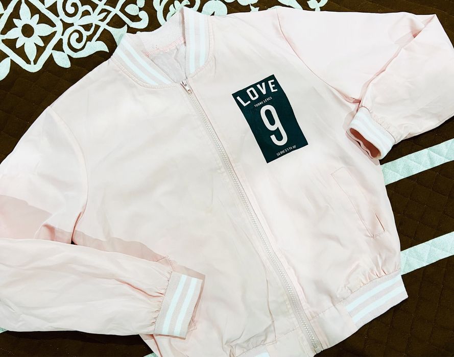 Продам бомбер Продам бомбер