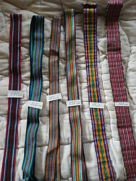 Тъкан колан . . .