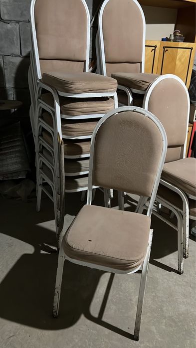 столь и топчан .