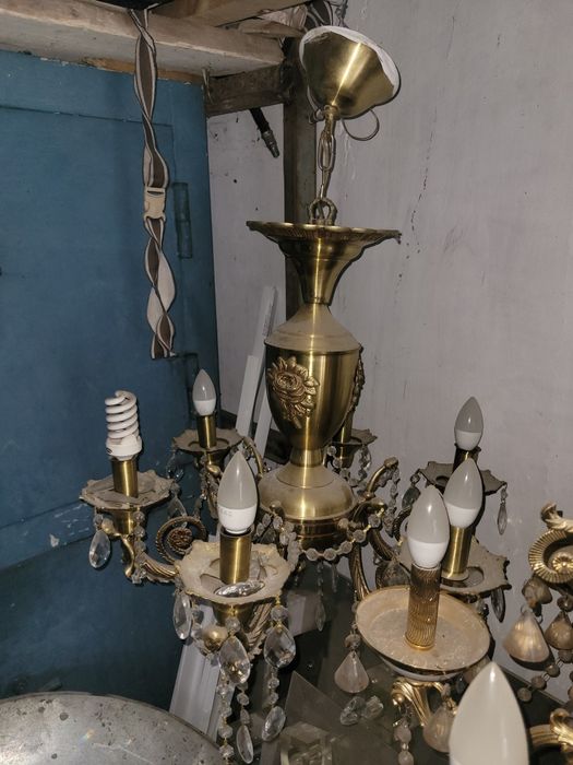 Продам б/у люстры