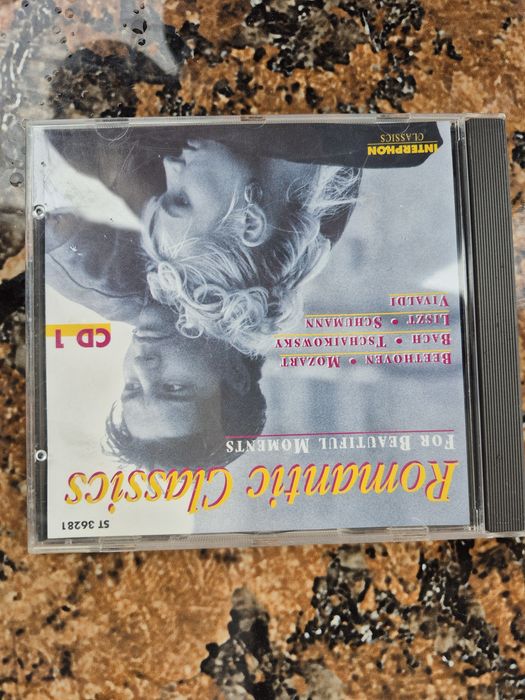 Vand 7 CD muzica usoara mixta straina artisti internationalii 

- vide