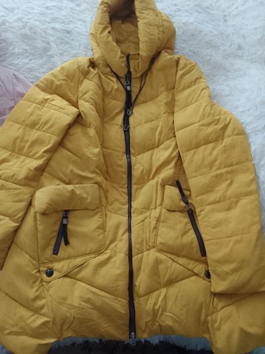 Продам женские куртки