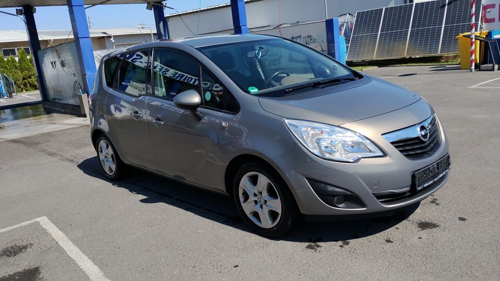 Opel corsa meriva 14 benzina cu suport biciclete din fabrica