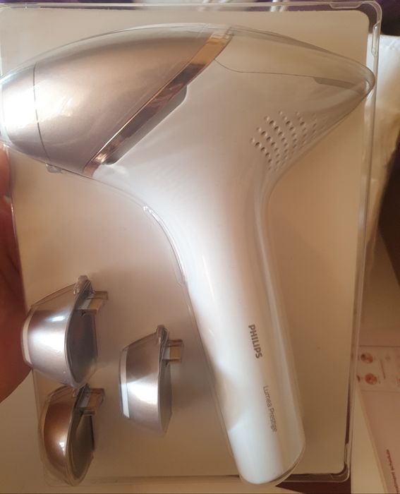 Фотоепилатор Philips Lumea Prestige BRI956/00