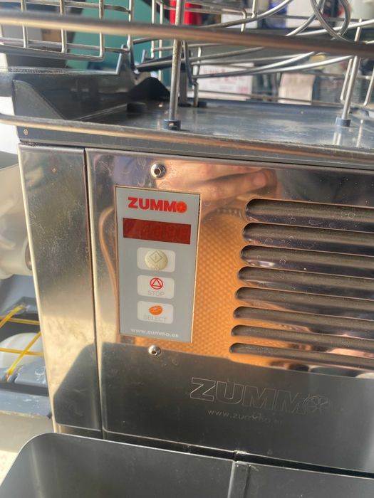 Професионална Фреш машина Z06A ZUMMO za цитрусови плодове