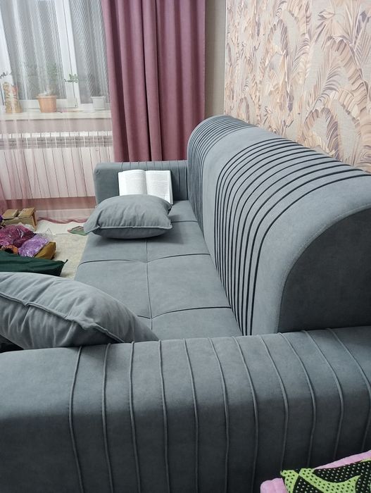 Срочно продам абсолютно новый диван.