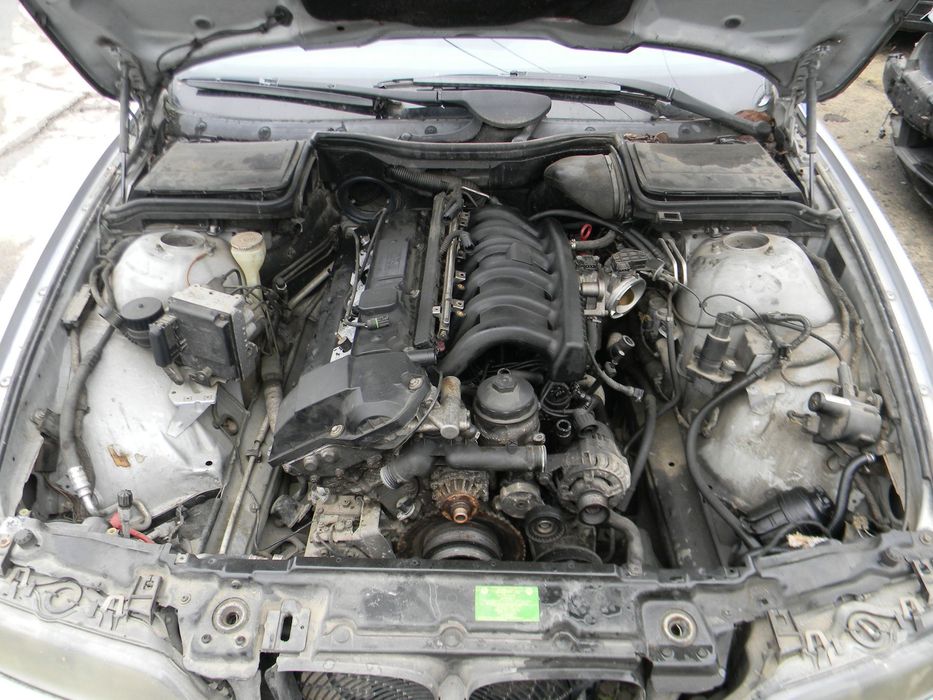 Dezmembrari  BMW 5 (E39)  1995  > 2004 528 i Benzina