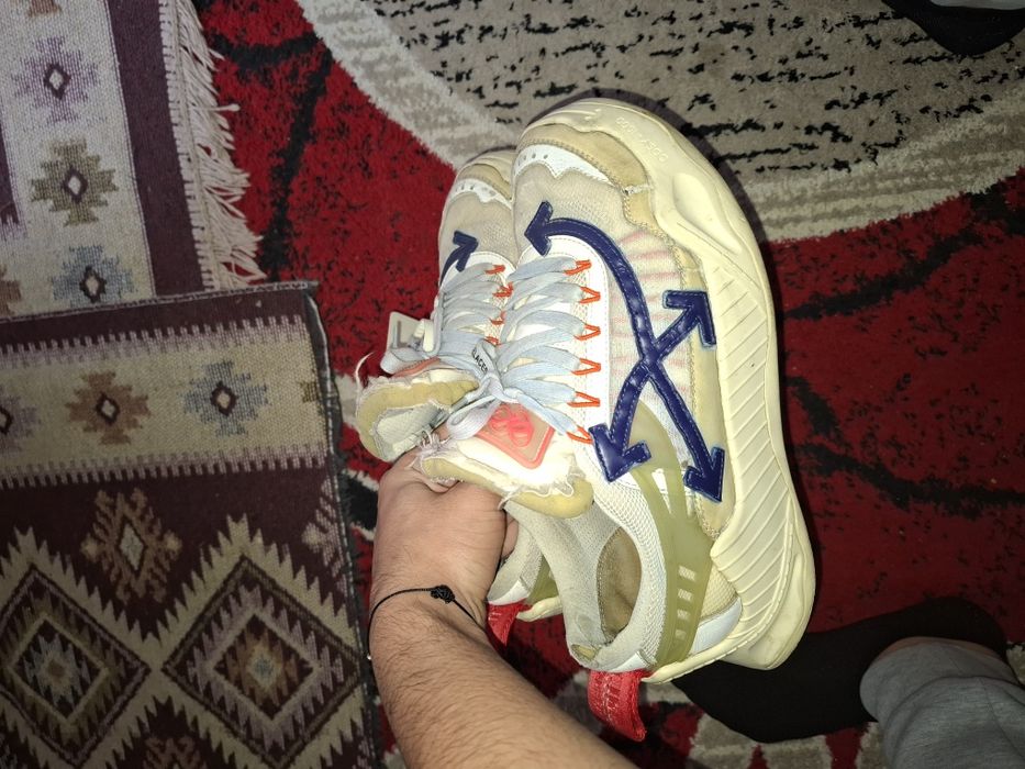 Vând Off White Odsy